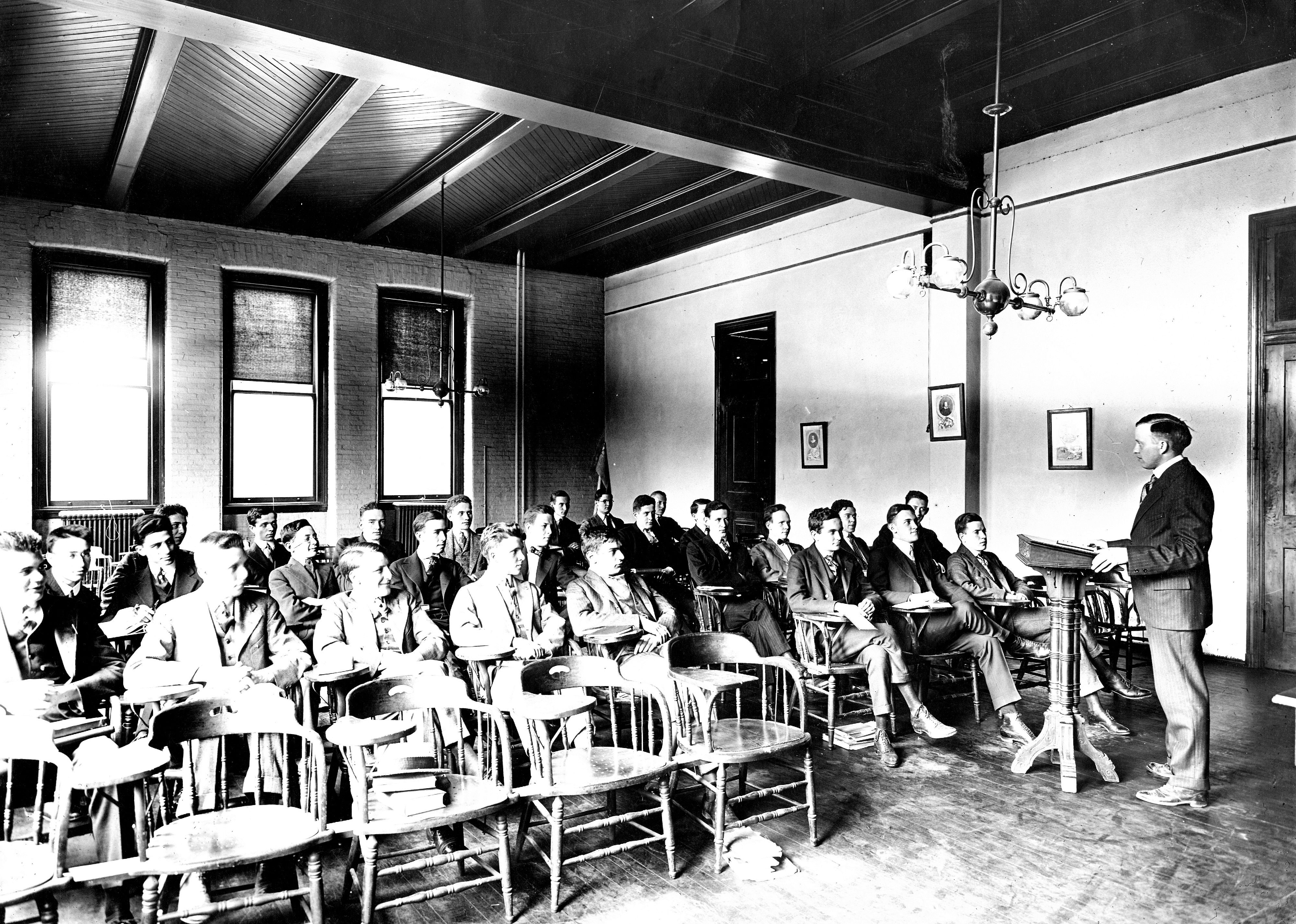 1912: Scientists and others continue to develop intelligence tests