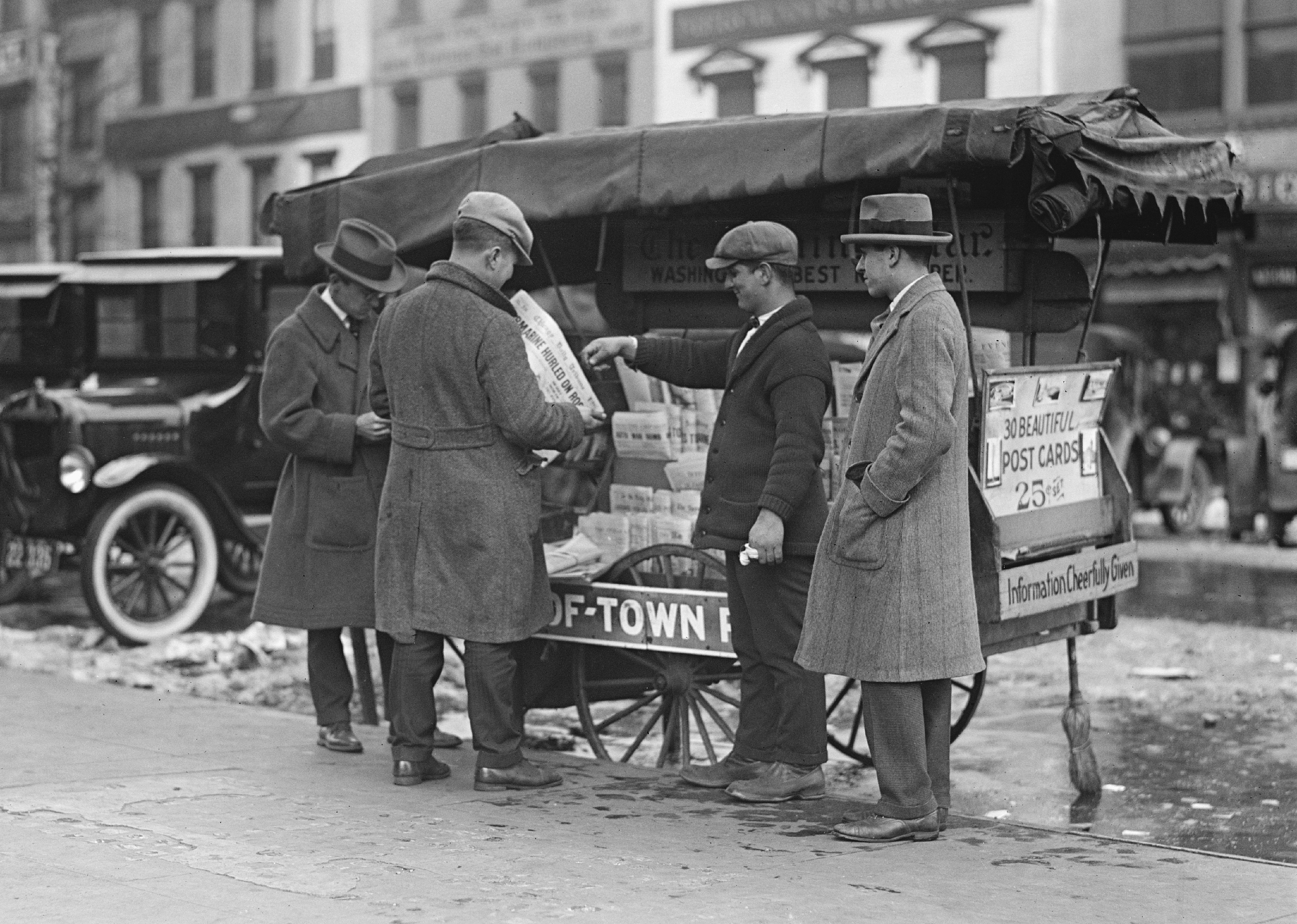 1921: Journalism focuses on scandals