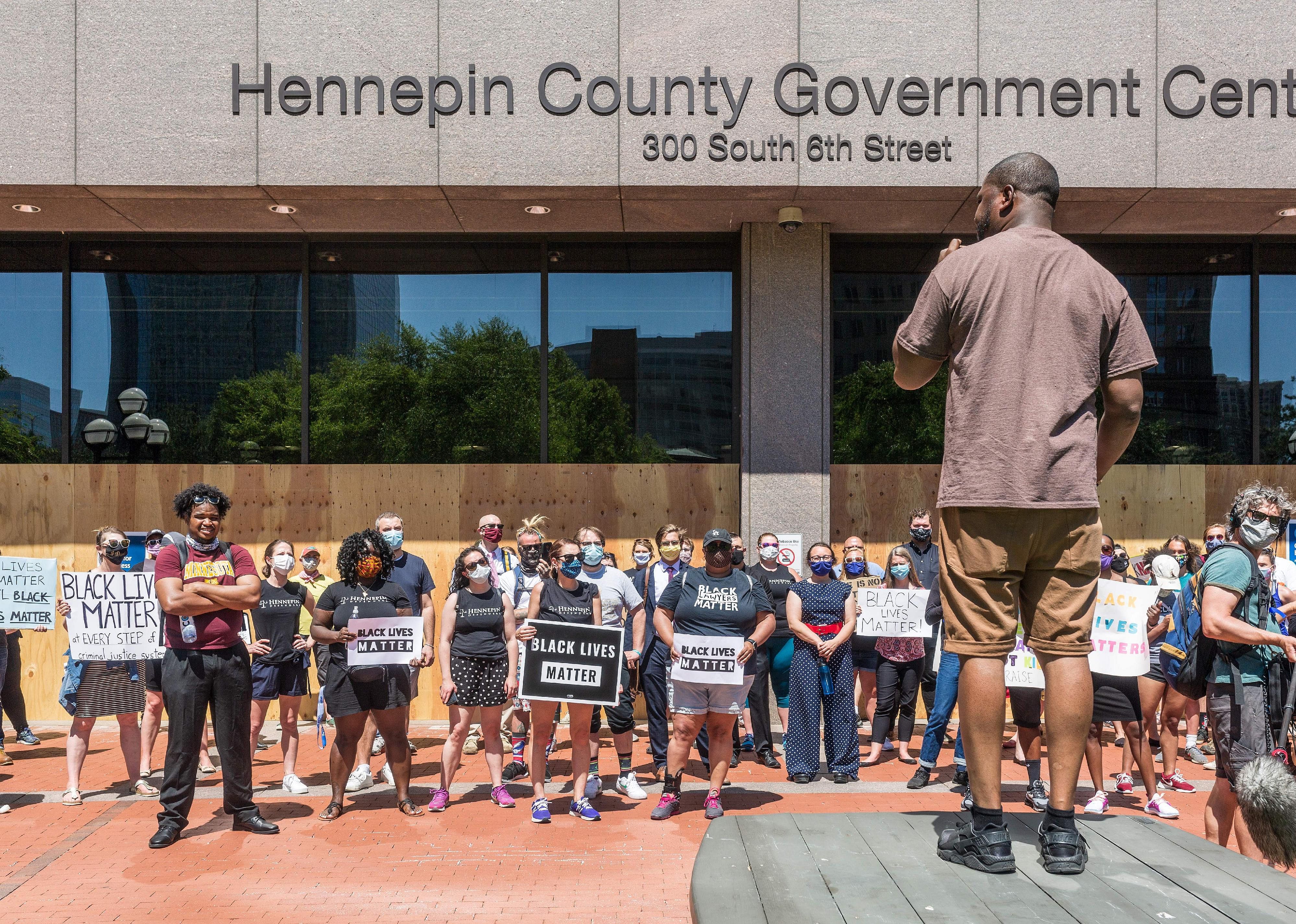 Junee 7: Minneapolis City Council votes to dismantle police