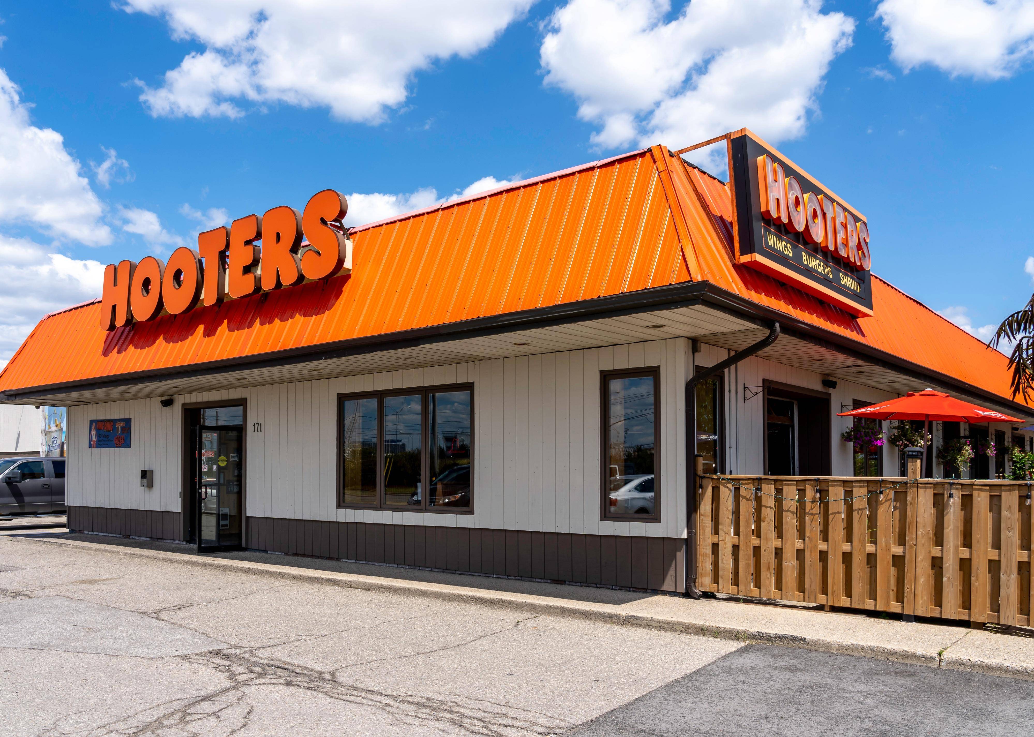 Hooters