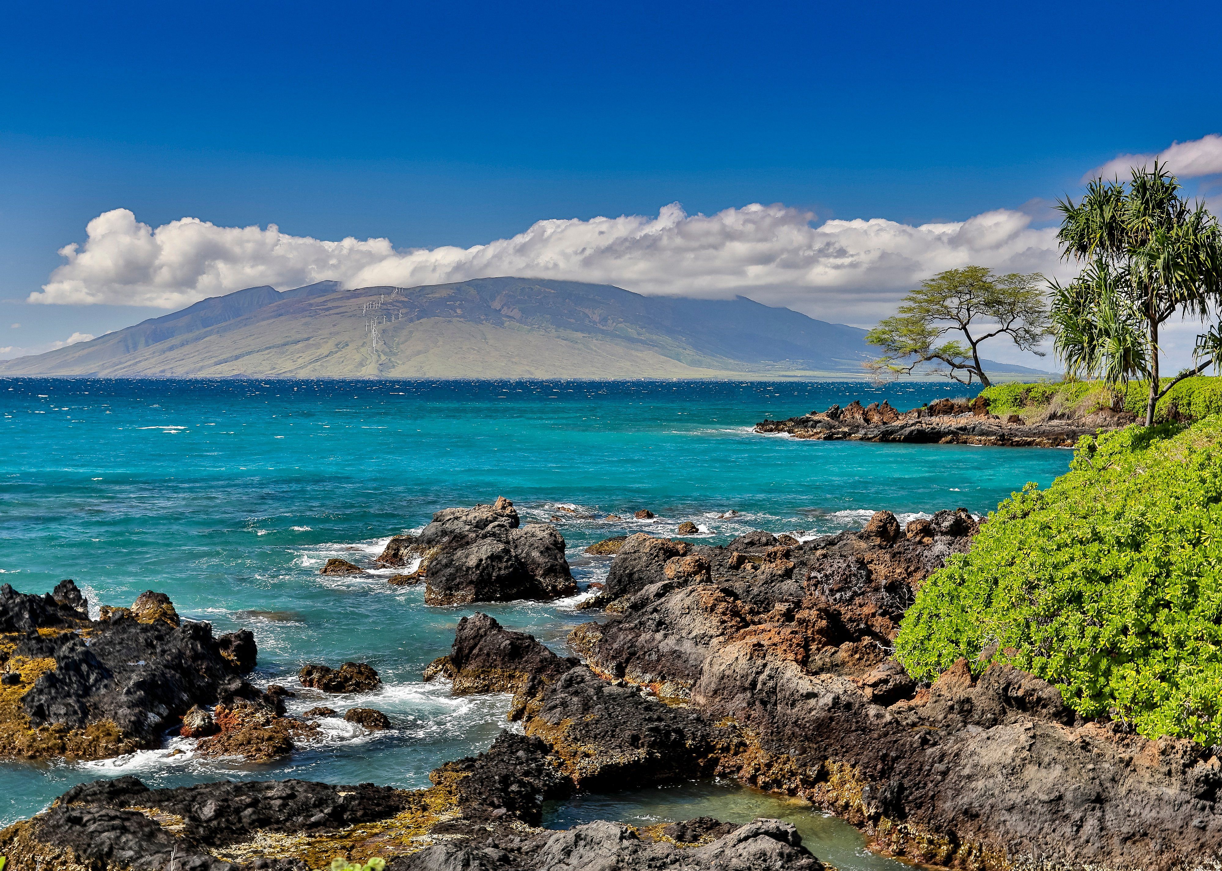 Coastline along Wailea Beach Path.