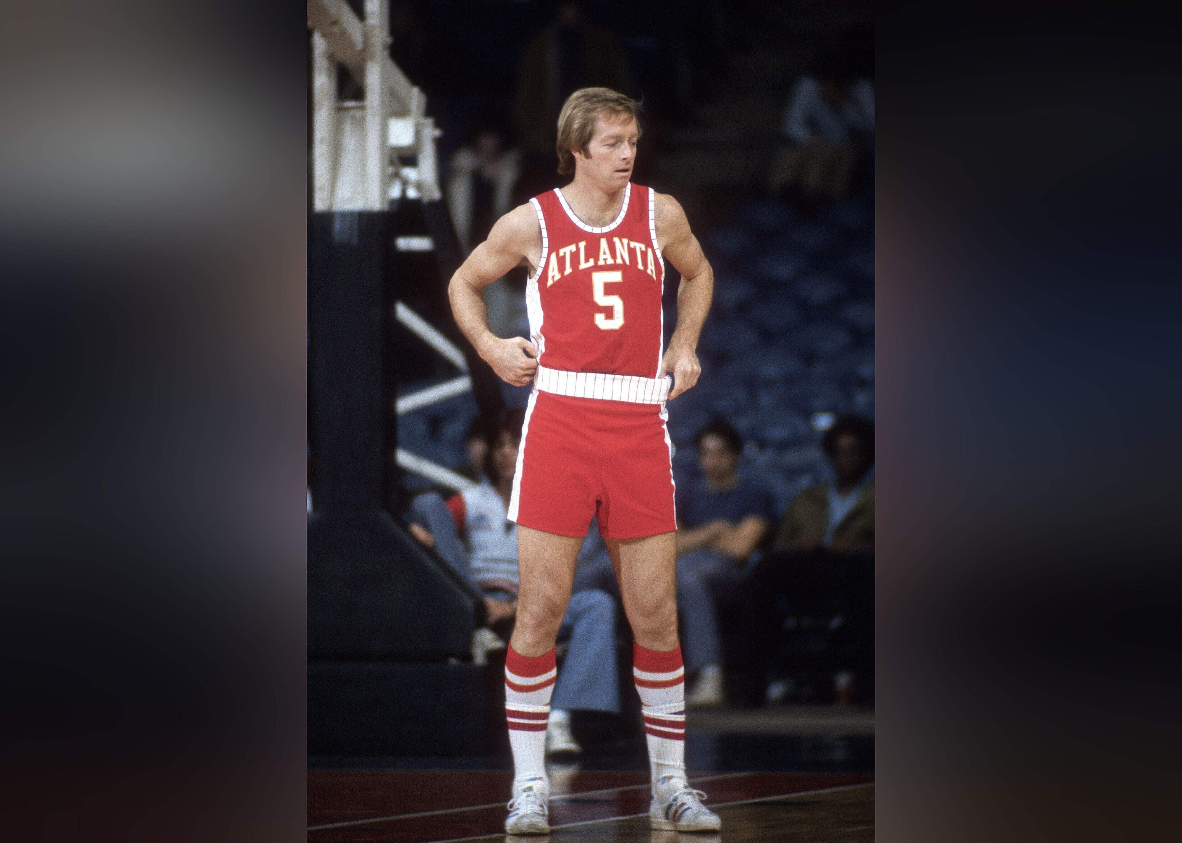 Tom Van Arsdale of the Atlanta Hawks looks on during a basketball game circa 1975.