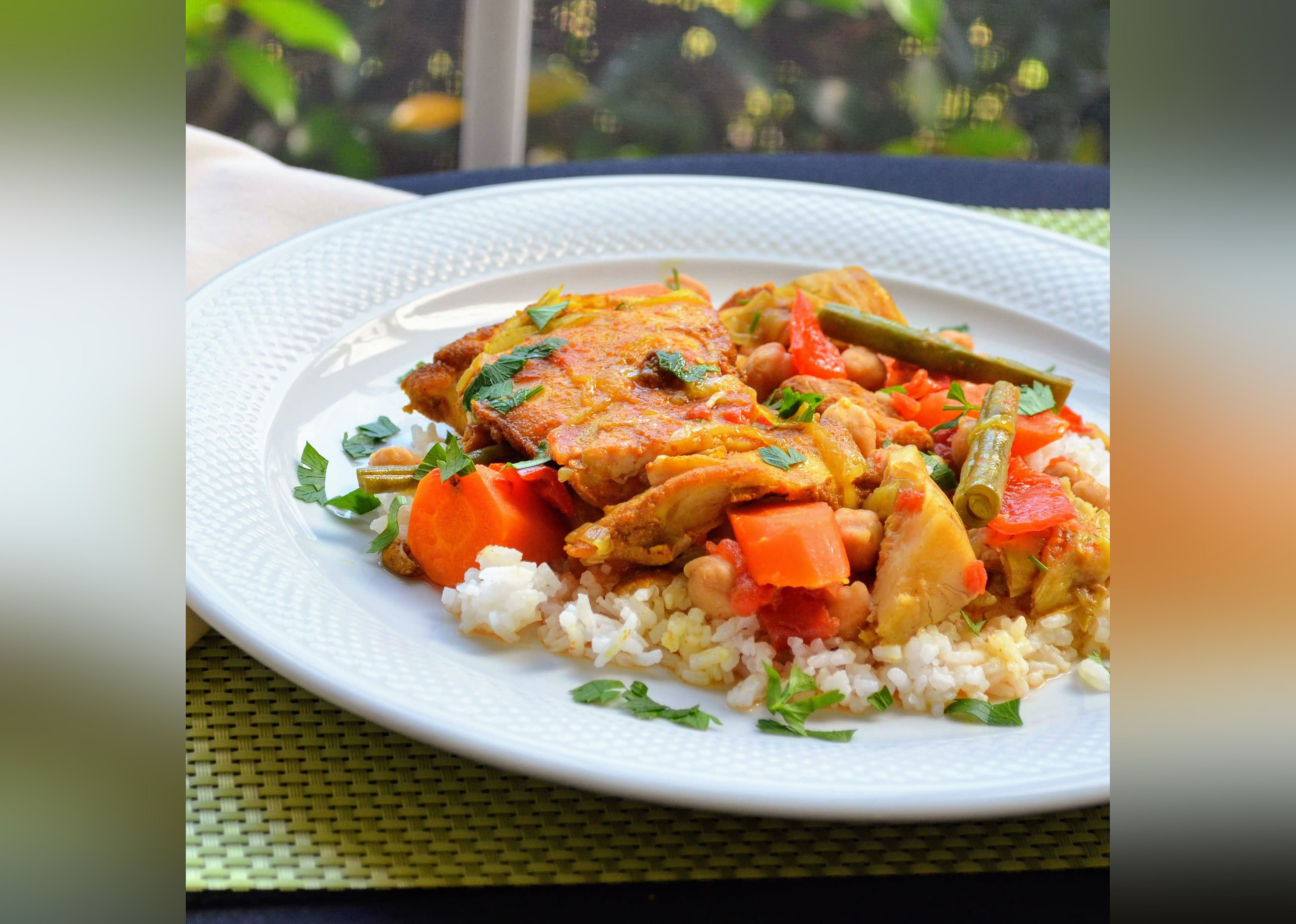 Slow Cooker Mediterranean Chicken and Vegetables