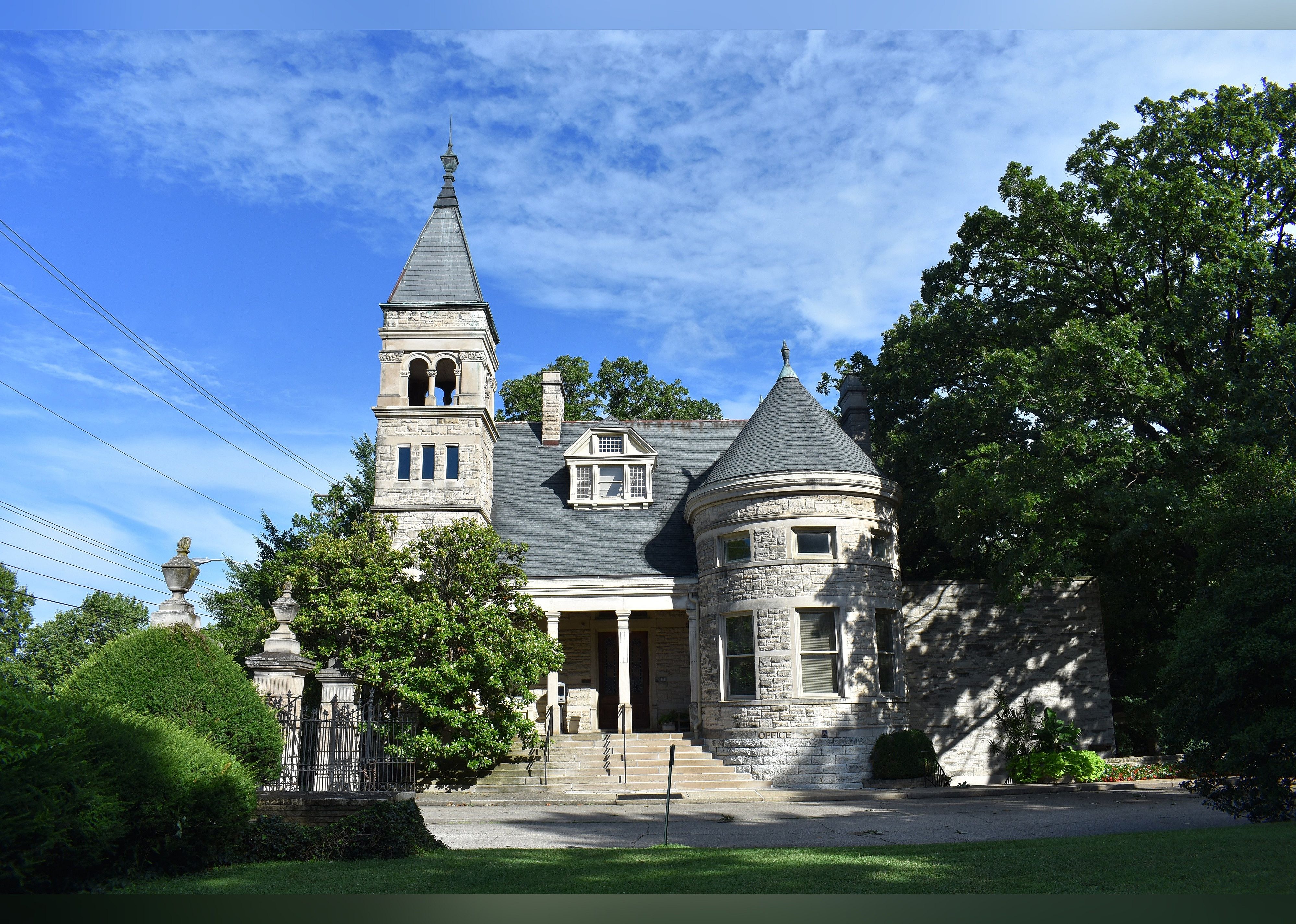 #8. Lexington Cemetery