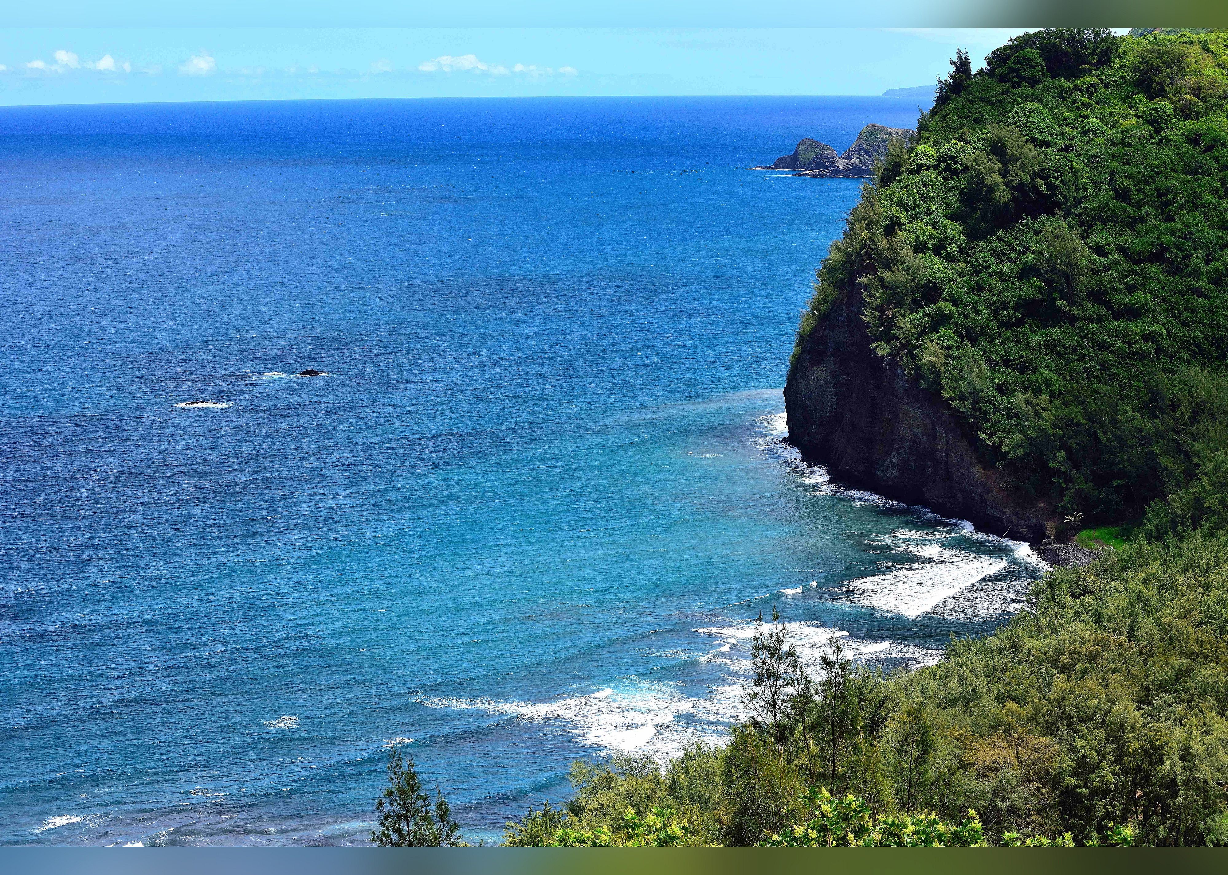 #4. Pololu Valley Lookout