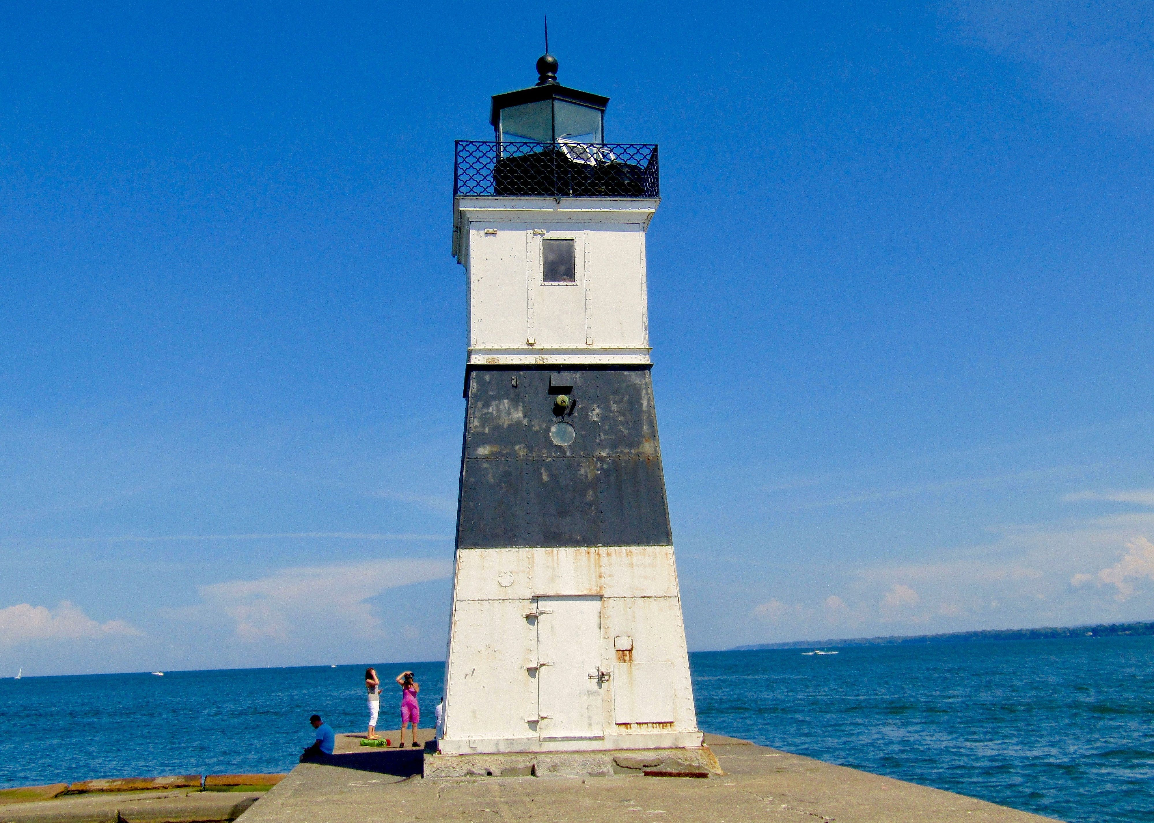 #5. Erie Harbor North Pier Light