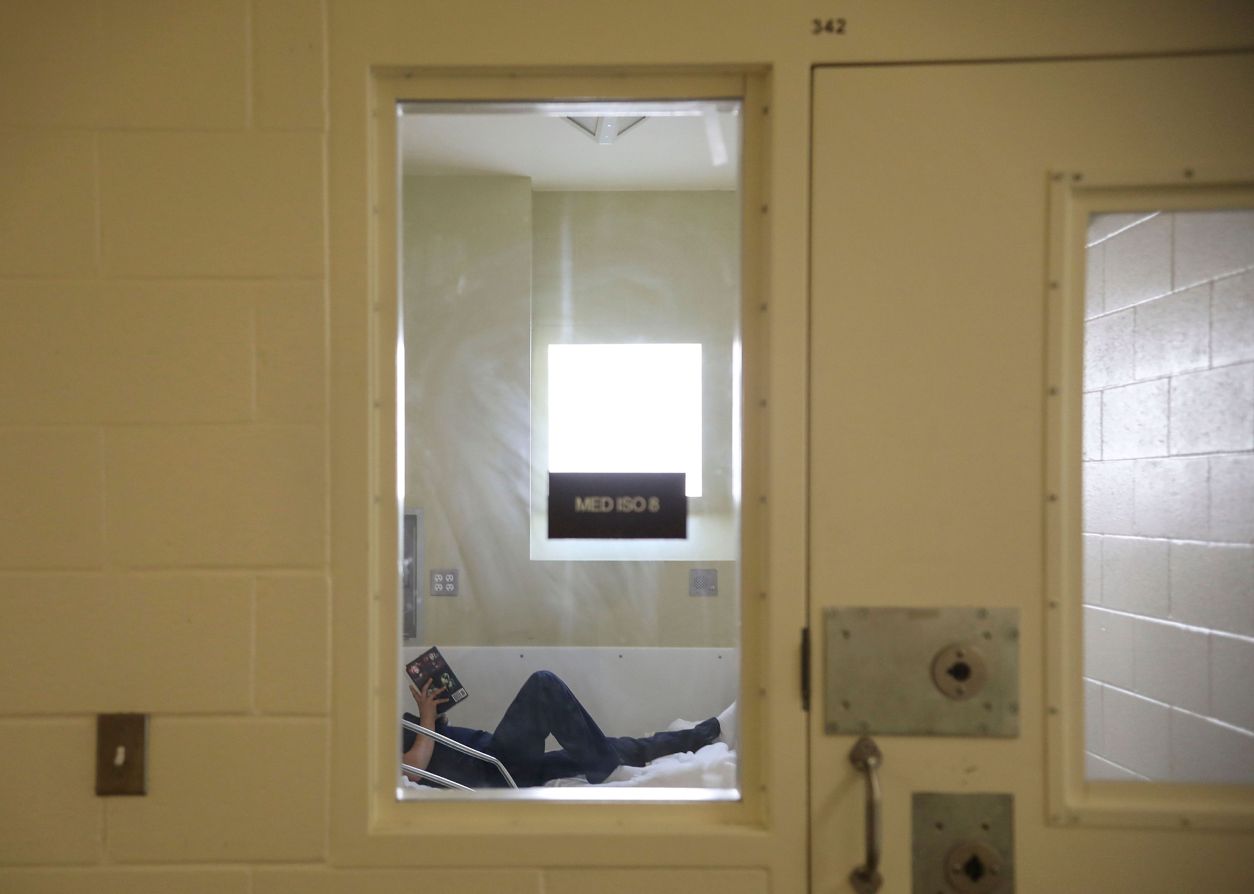 2019: Prison population drops to lowest in decades