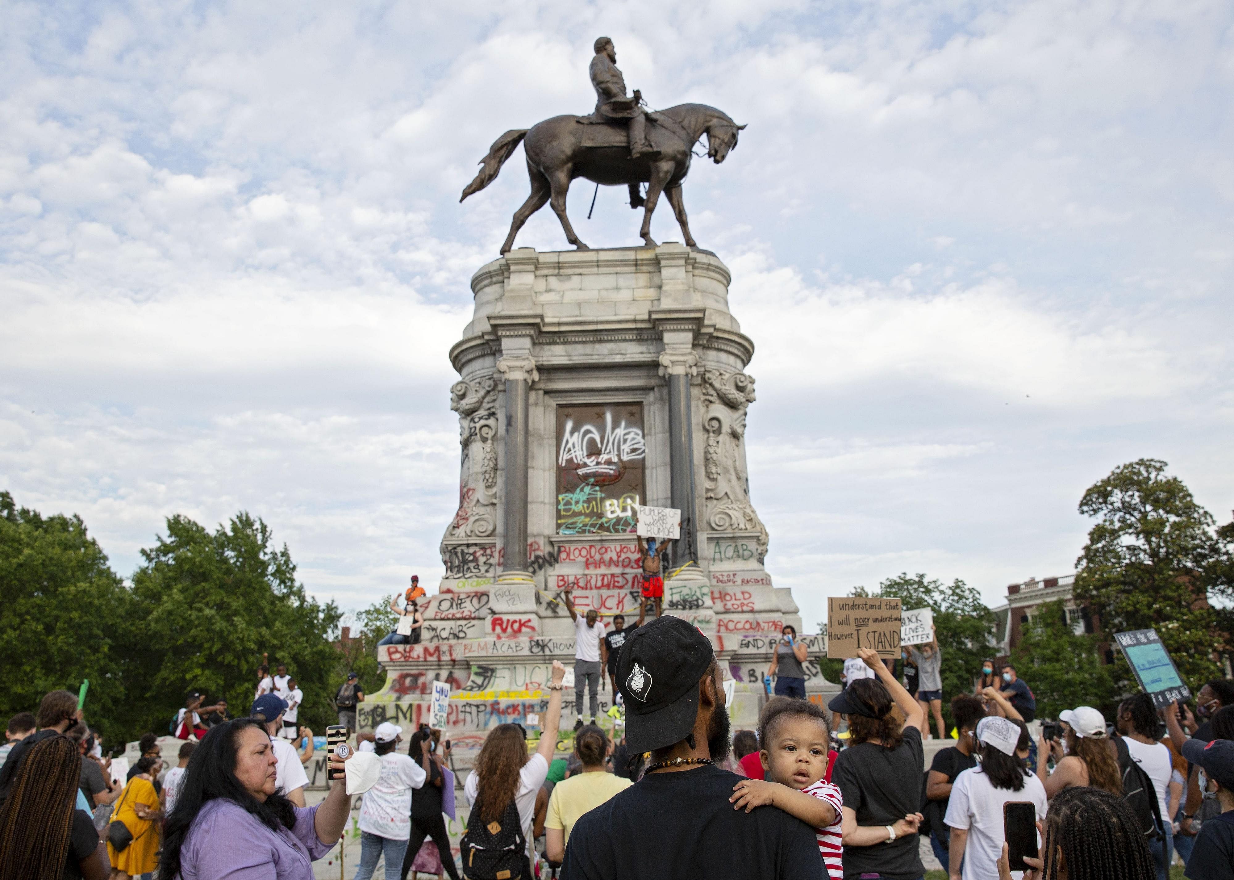 June 4: Virginia removes statue of Robert E. Lee