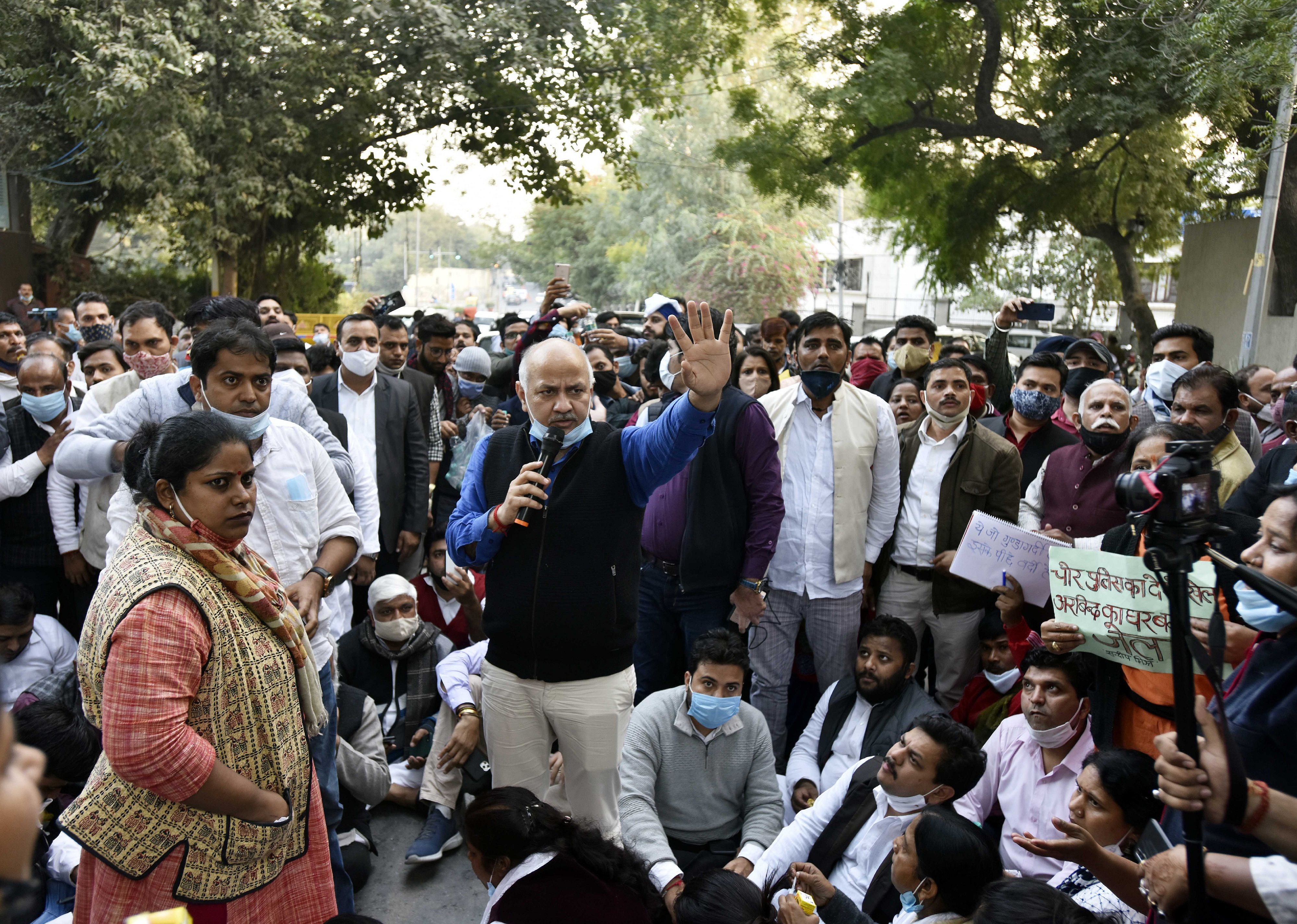 Dec. 8, 2020: The government detains opposition leaders
