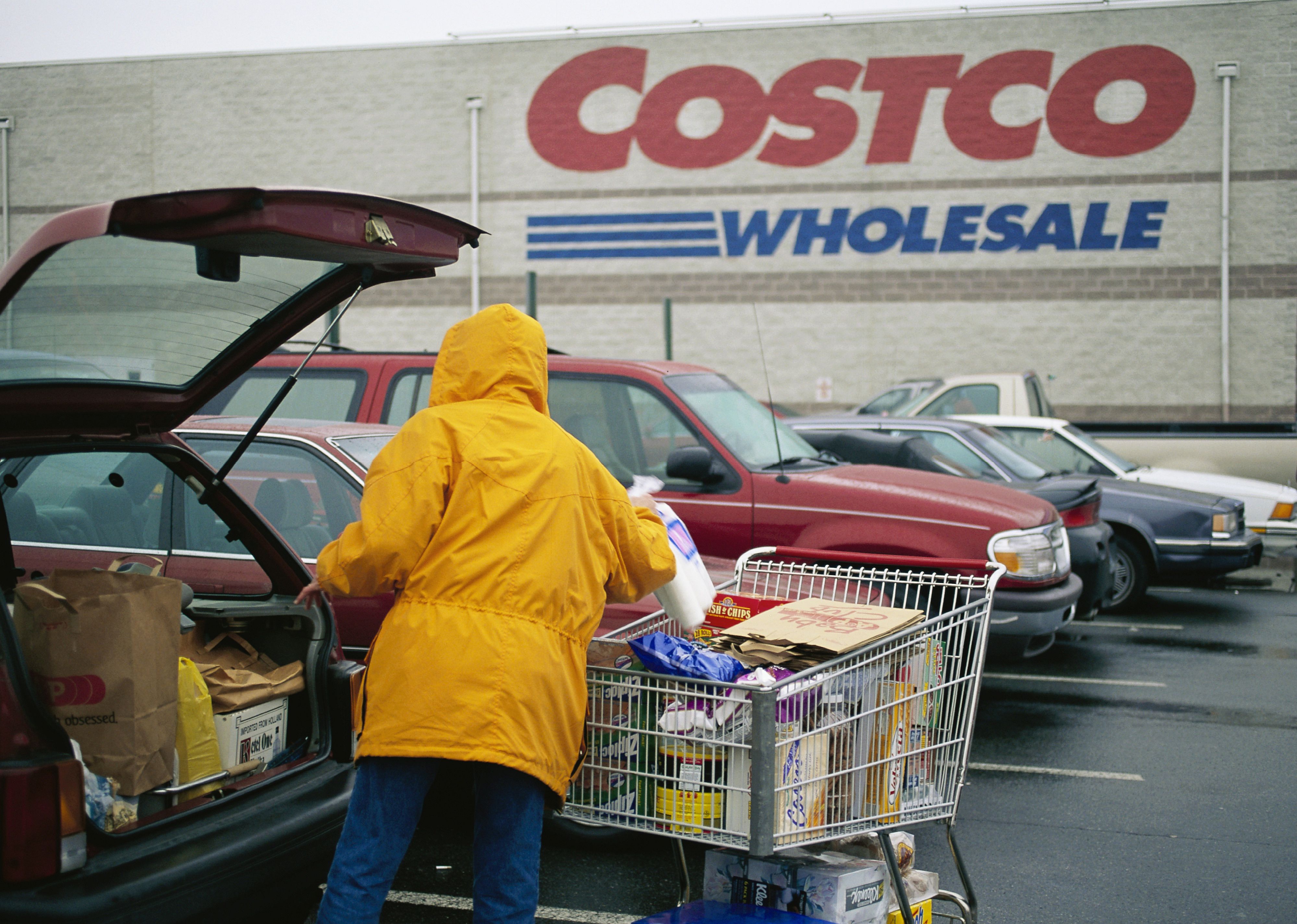 1983: Costco opens first warehouse