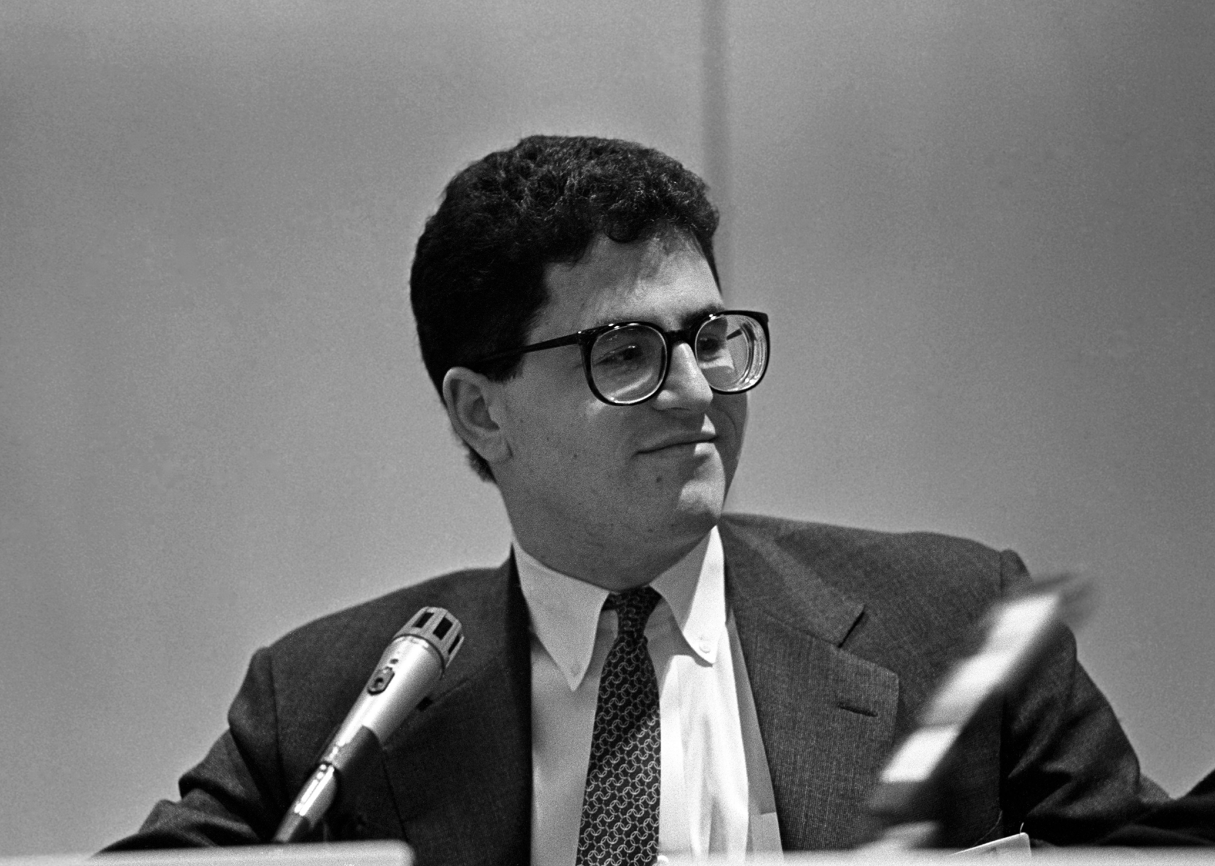 1984: Dell innovates computer business