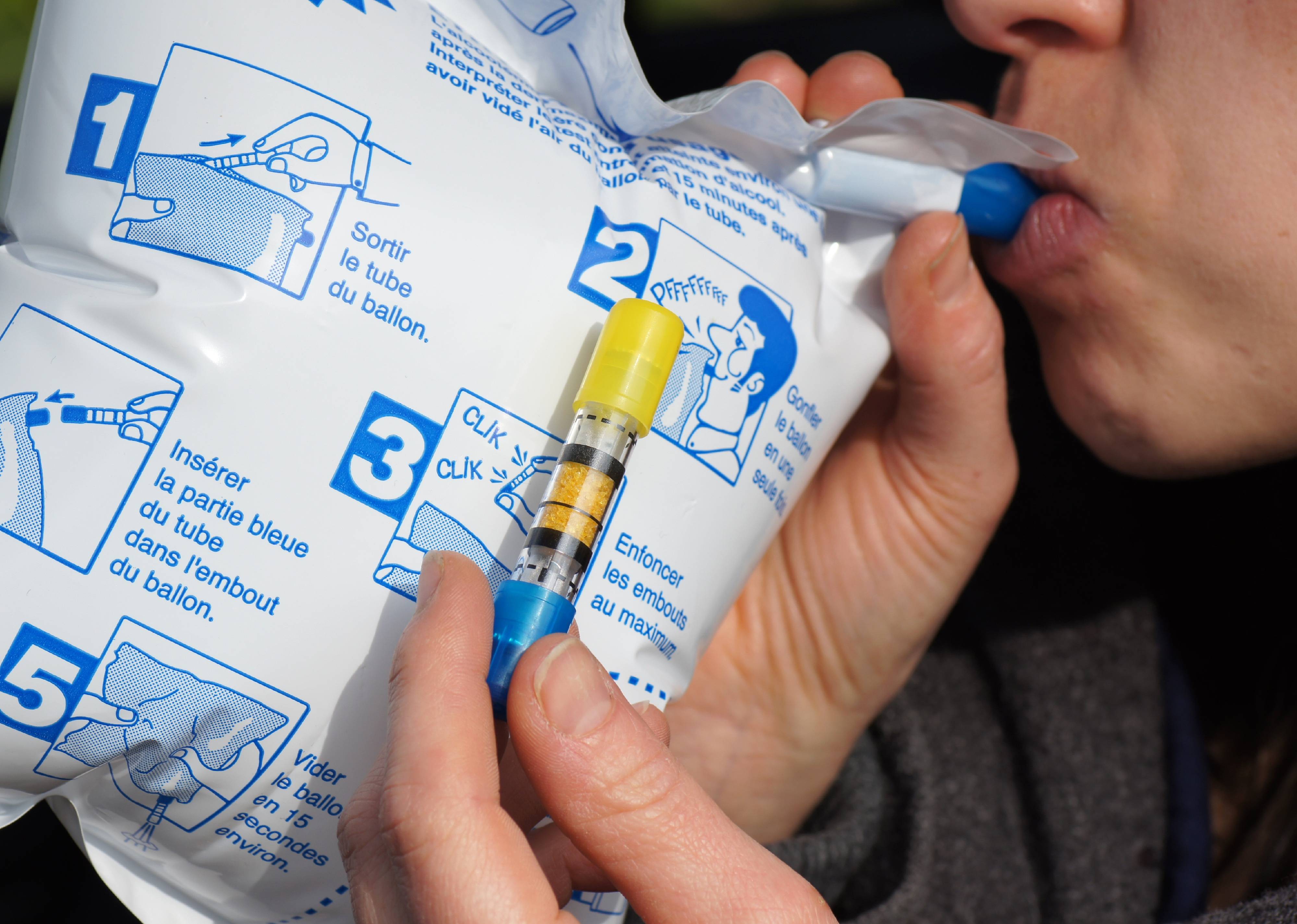 French drivers must have breathalyzer kit