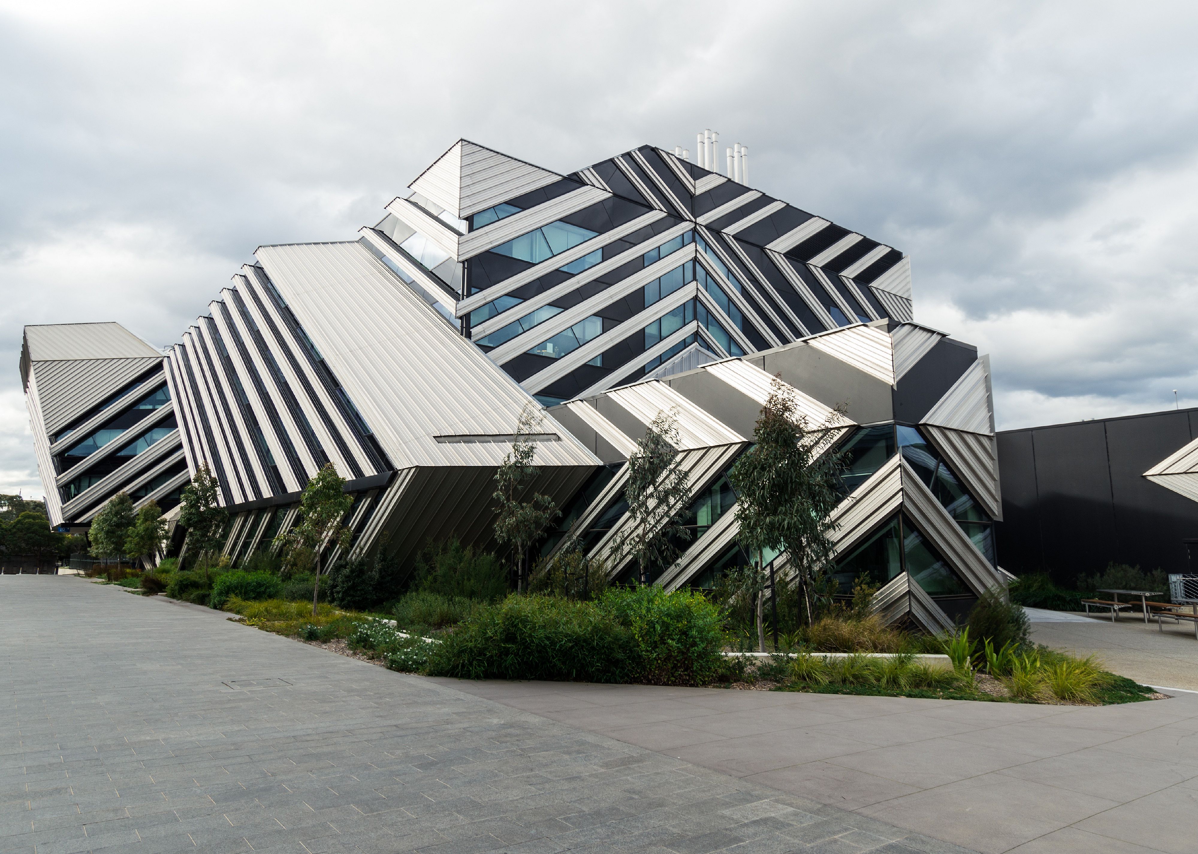 #5. Monash University