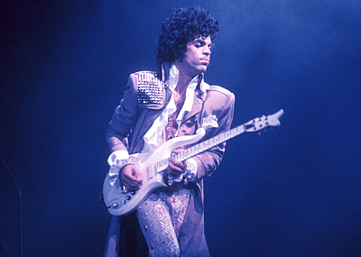 rince performs live at the Fabulous Forum on February 19, 1985 in Inglewood, California.