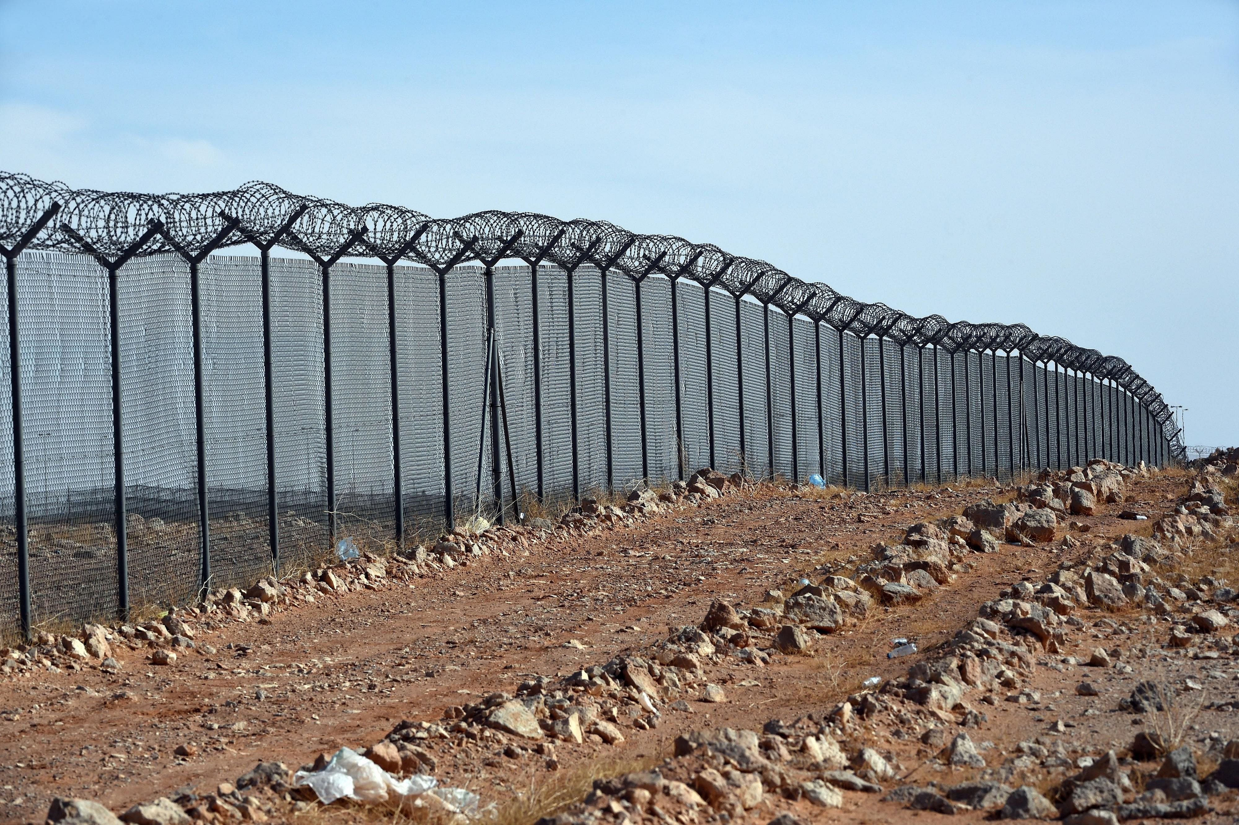Saudi Arabia-Iraq border wall