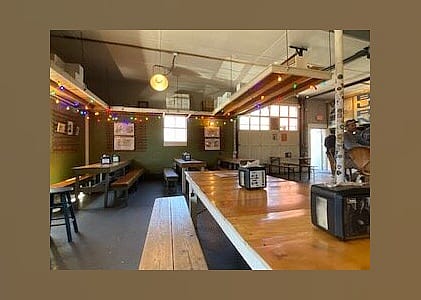 #4. Liar's Bench Beer Company