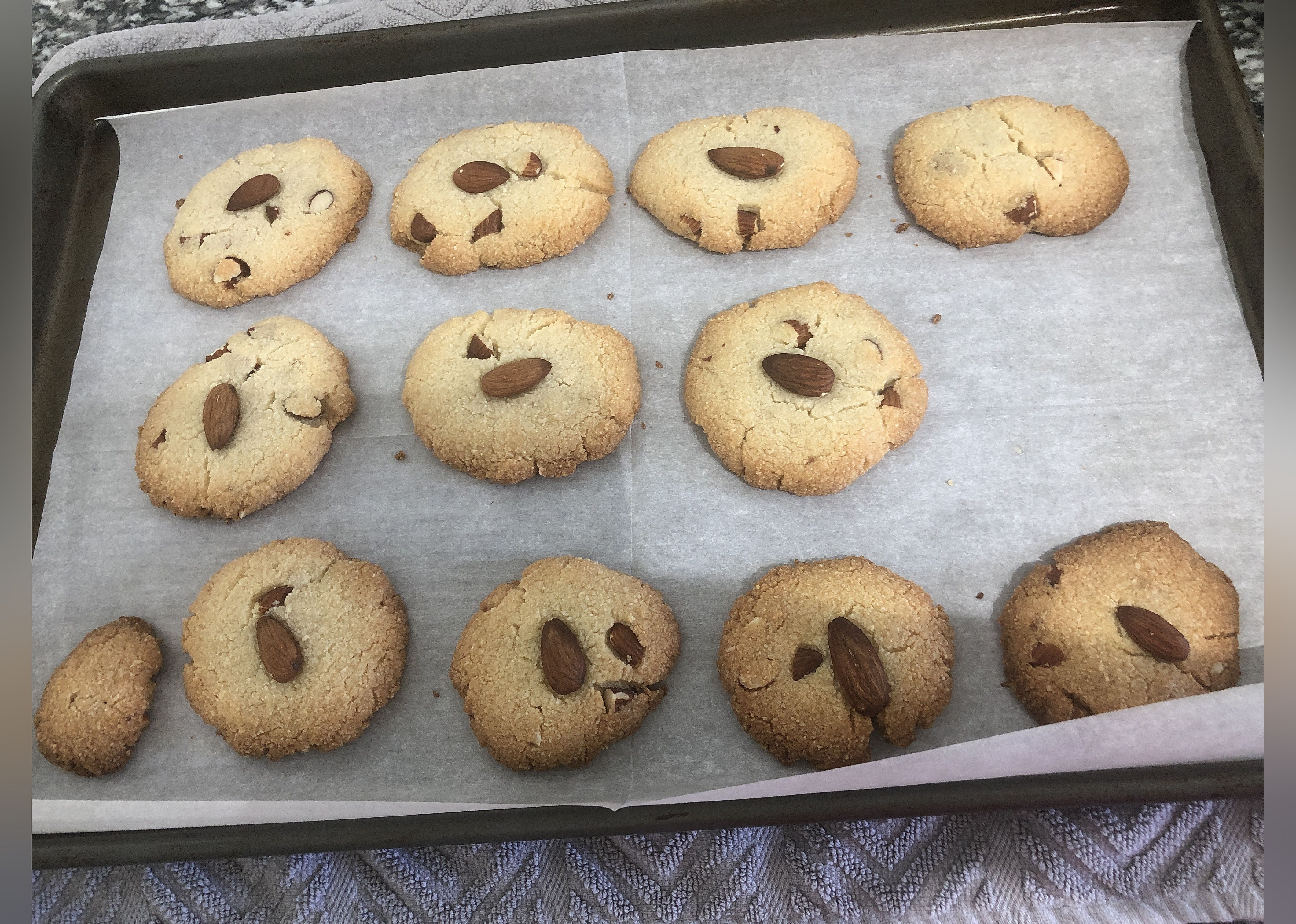 Low-Carb Almond Cinnamon Butter Cookies