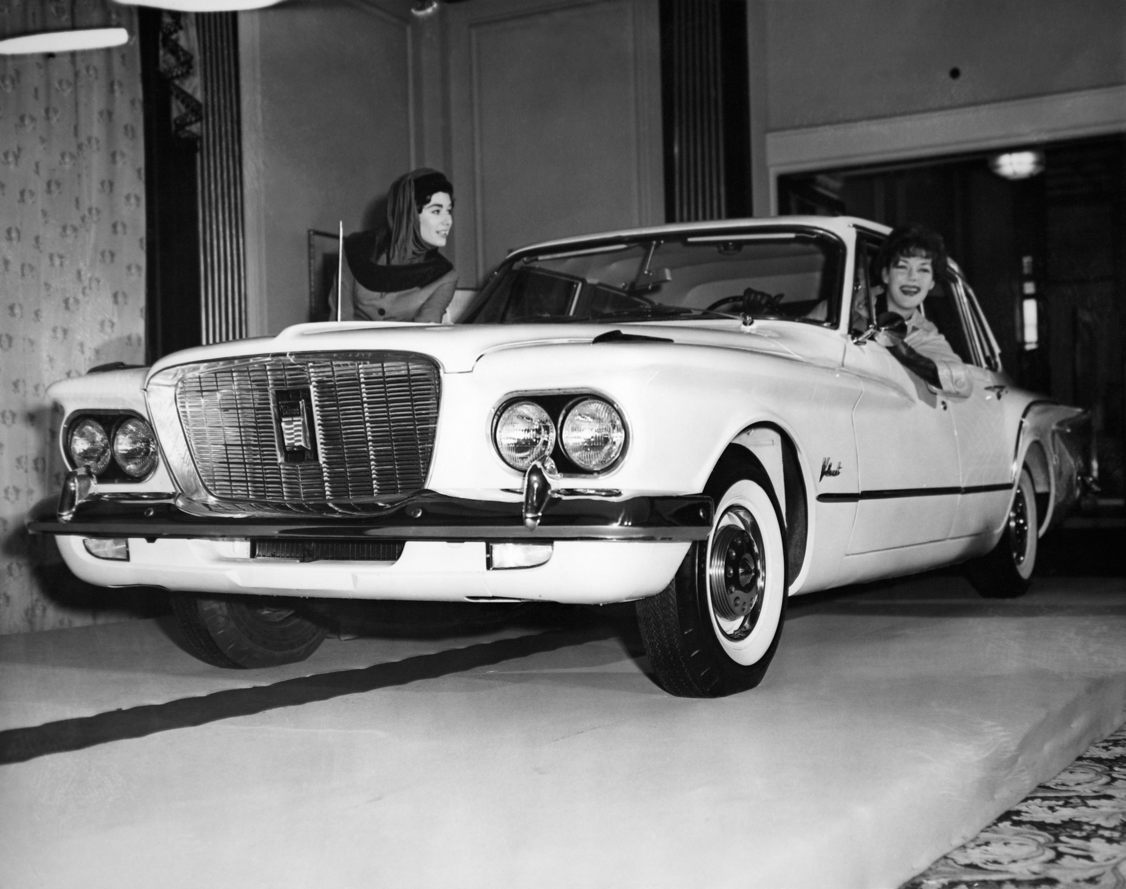 1960: Chrysler innovates again