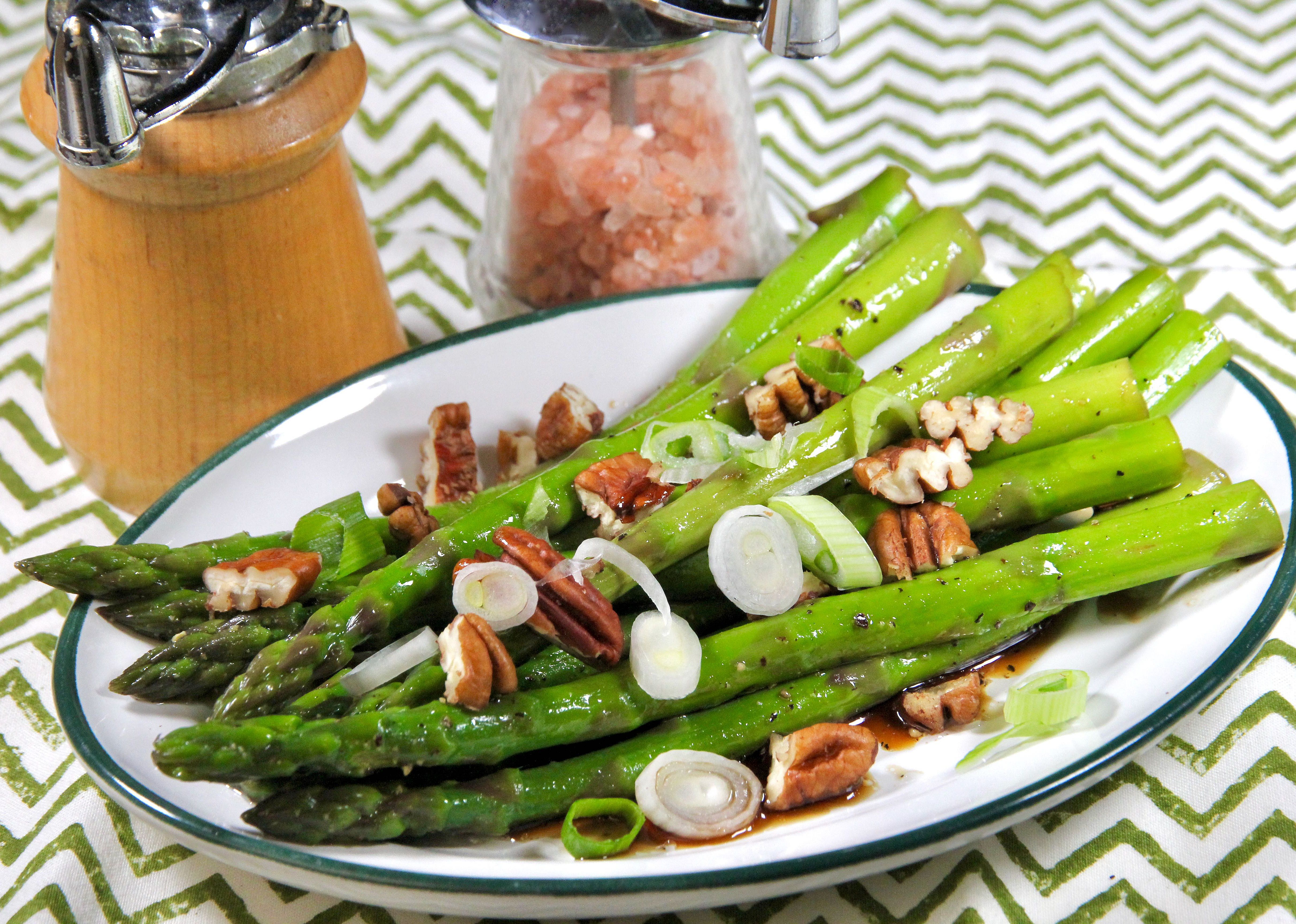 Asian Asparagus Salad with Pecans