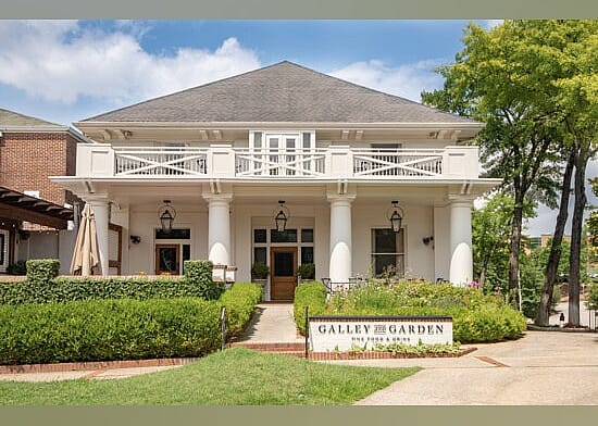 #15. Galley & Garden
