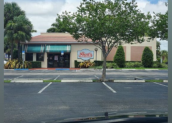 #16. Bud's Chicken & Seafood