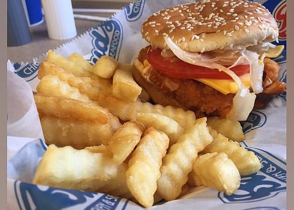 #7. Bud's Chicken & Seafood