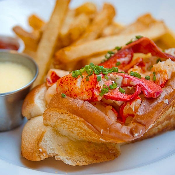 #2. Thames Street Oyster House