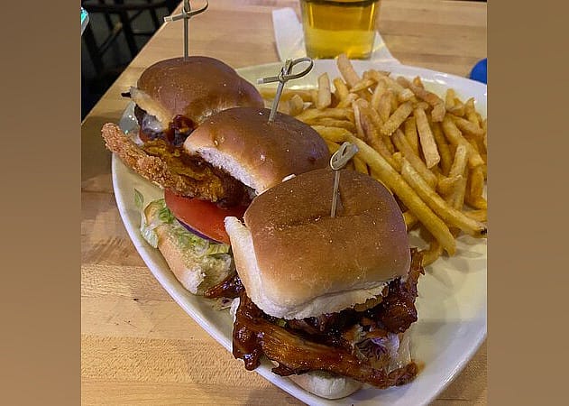 #8. Boston's Restaurant & Sports Bar