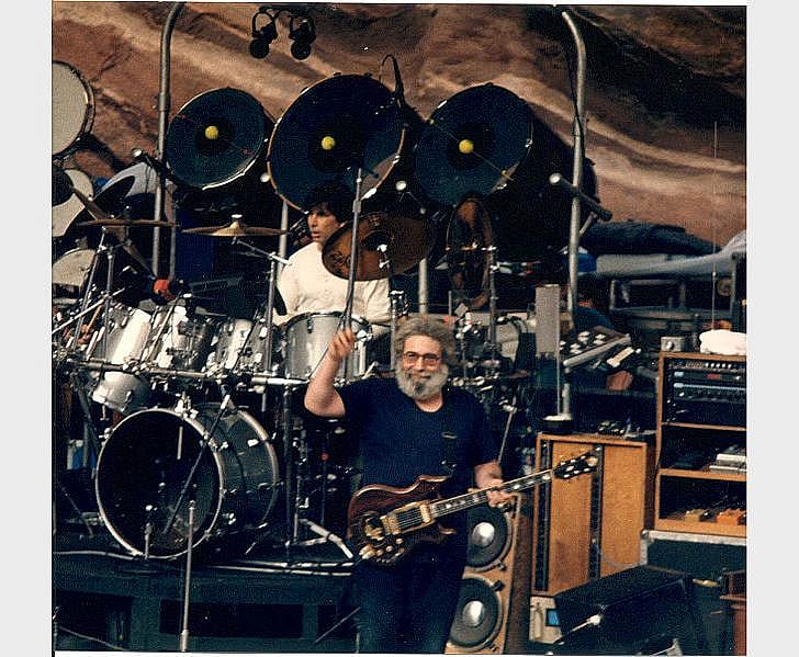 1995: Grateful Dead loses Garcia