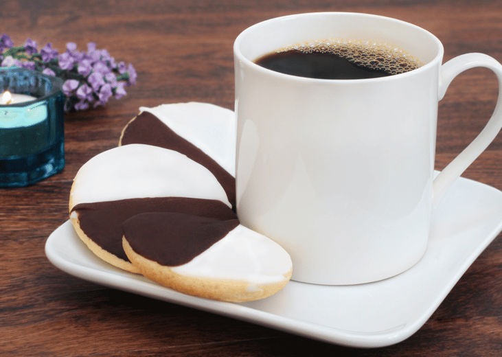 New York City: Black-and-white cookie
