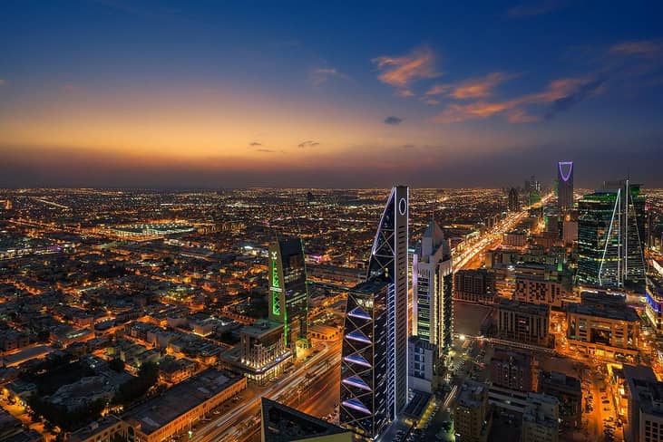 Saudi Arabia: Swimming in public pools