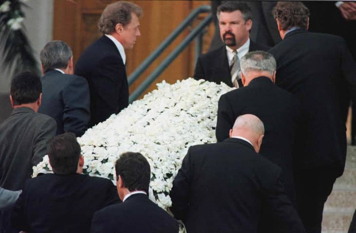 1998: Sinatra passes away