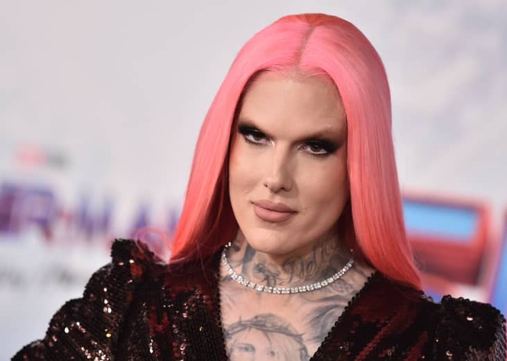 Jeffree Star arrives at movie premiere.