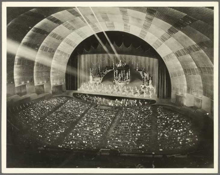 1932: Radio City in the big city