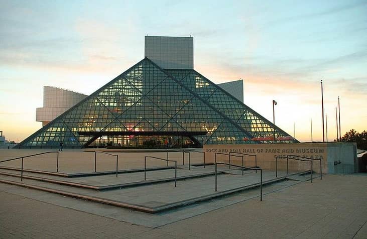 1986: Rock & Roll Hall of Fame 