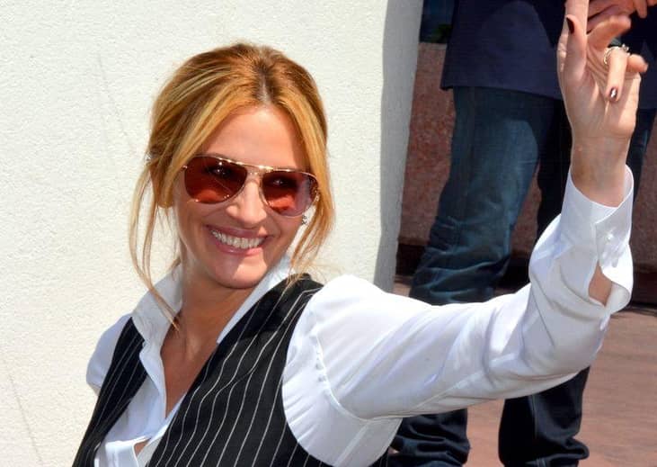 Julia Roberts (as Anna Scott)
