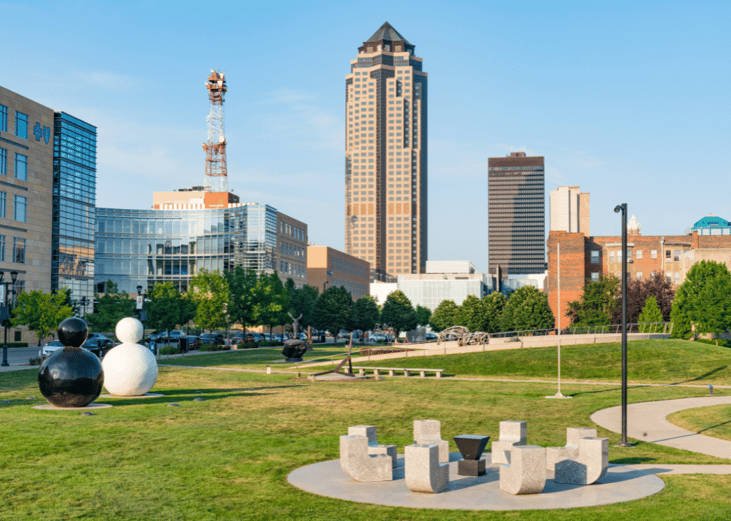Des Moines, Iowa skyline.
