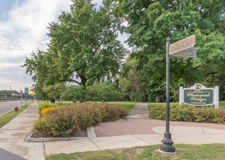 Pleasant Ridge street corner and signs