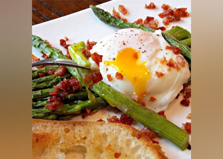 Roasted Asparagus Prosciutto and Egg
