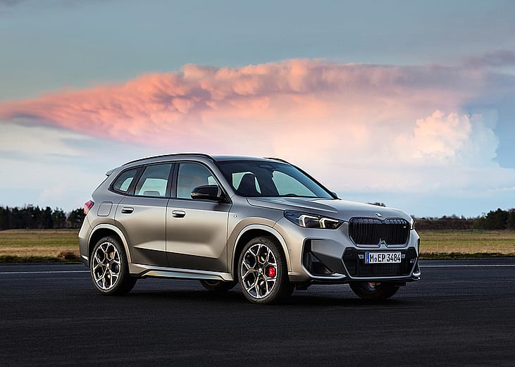 BMW X1 M35i, M Frozen Pure Grey Metallic, Rim 20“ Styling 872M from 2023.