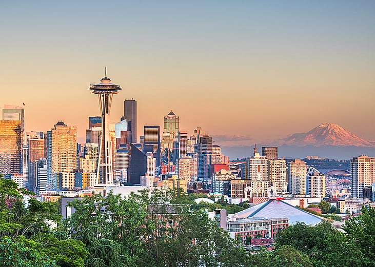 A downtown city skyline at Seattle, Washington, USA.