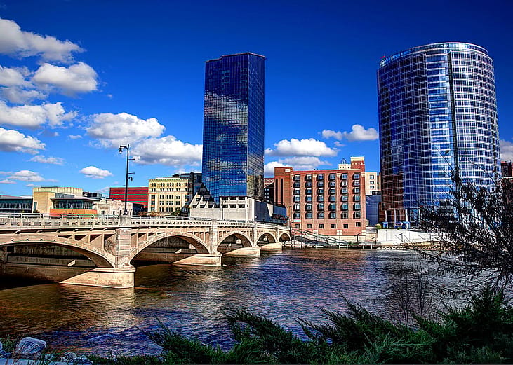 A view of Downtown Grand Rapids skyline and Grand River in Michigan, USA.