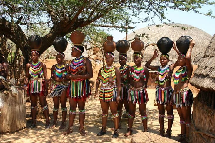 eSwanti: Wearing short skirts