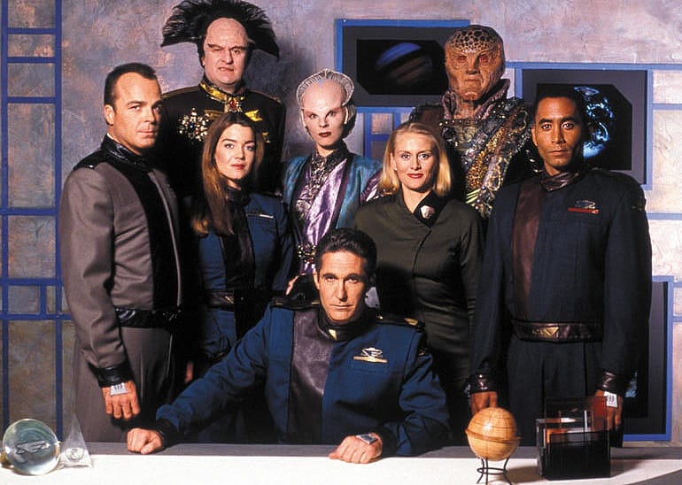 The Babylon 5 cast.