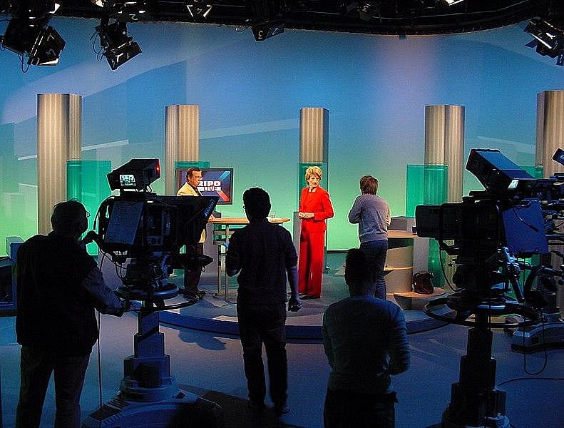#73. Mass media