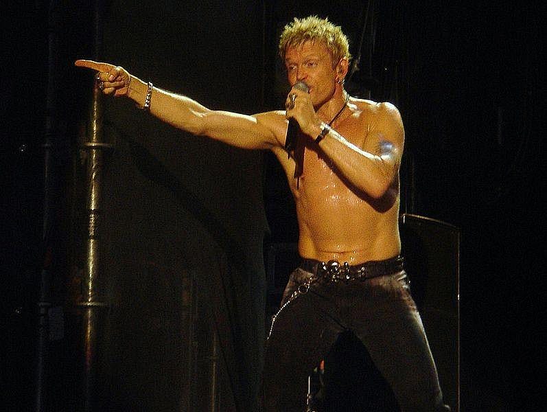 Billy Idol, 62