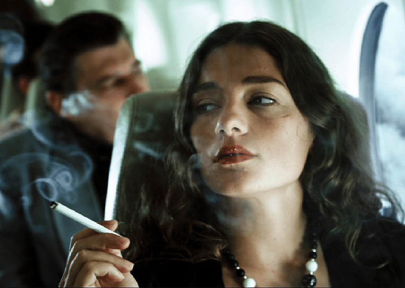 1998: Second-hand smoke on a flight results in death