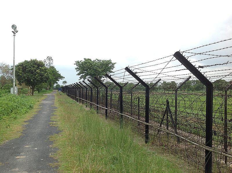 Bangladesh-India border fence