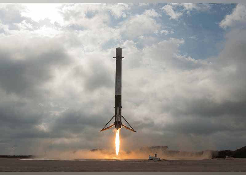 2015: Falcon 9 lands successfully