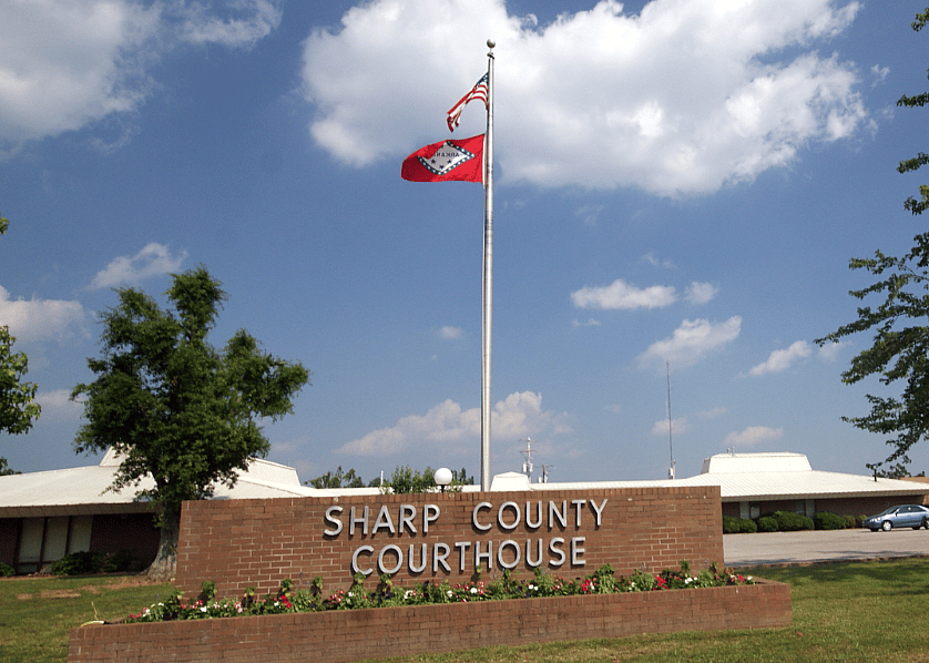 Exterior of Sharp County courthouse.